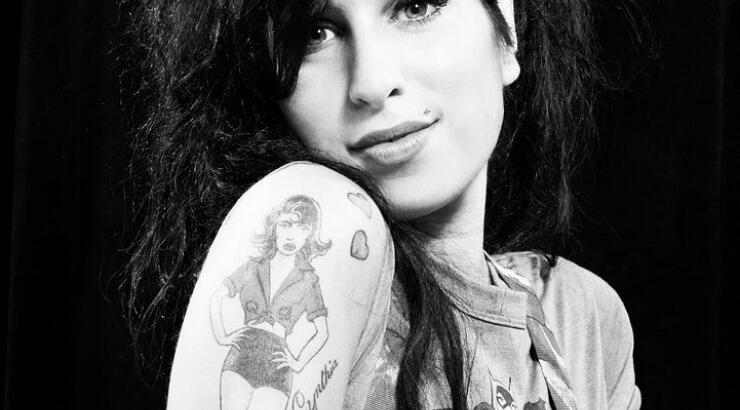 Η υπερκατανάλωση αλκοόλ "σκότωσε" την Amy Winehouse!