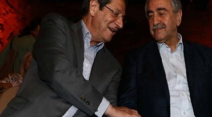 Μηνύματα ενότητας απο Αναστάσιάδη και Ακιντζί στην Αμμόχωστο