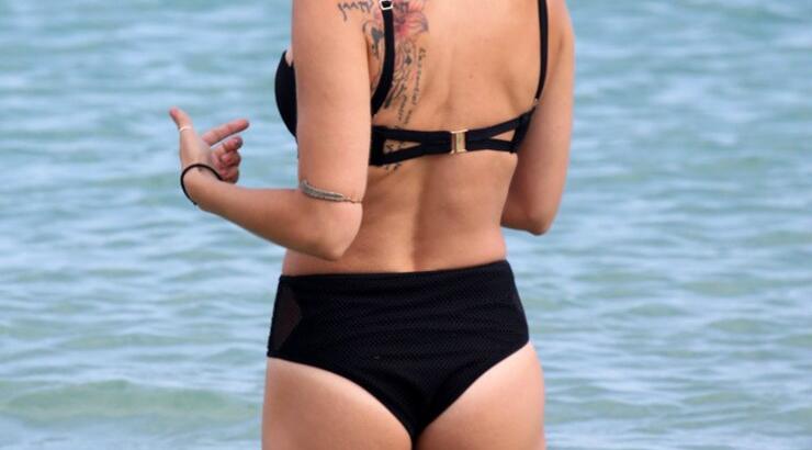 Η πίσω όψη της πρωταγωνίστριας του "Μπρούσκο"