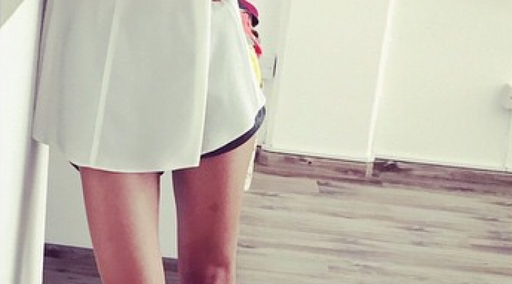 Τα σέξι πόδια της συντρόφου Κύπριου ποδοσφαιριστή!