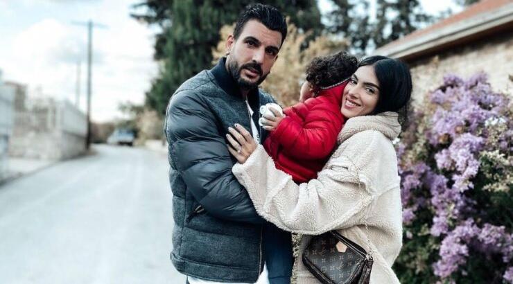 Άντρεα Κυριάκου: Απαθανάτισε τον Λαμπρινό να φοράει τις παντόφλες του πατέρα του [βίντεο]