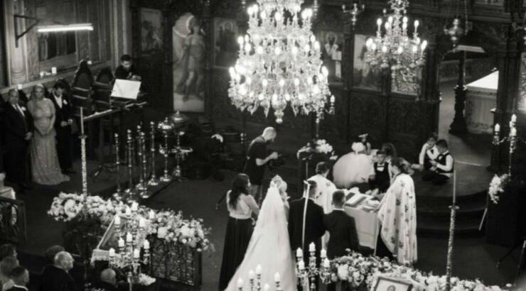 Ζευγάρι της κοσμικής ζωής του νησιού μας ένα χρόνο μετά τον γάμο τους ανακοίνωσαν πως περιμένουν το πρώτο τους μωρό! 