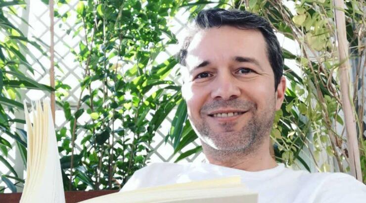 Ανδρέας Γιόρτσιος: Το look του στην καραντίνα που μας ξάφνιασε! [εικόνα]