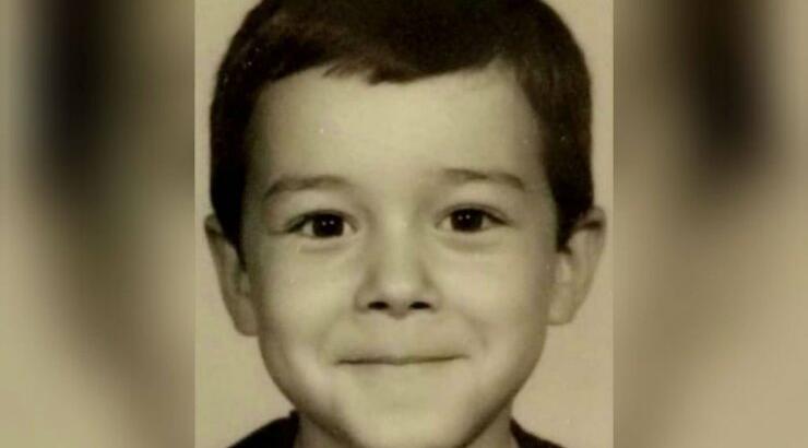 Ποιος Κύπριος παρουσιαστής είναι το αγοράκι στη φωτογραφία; 