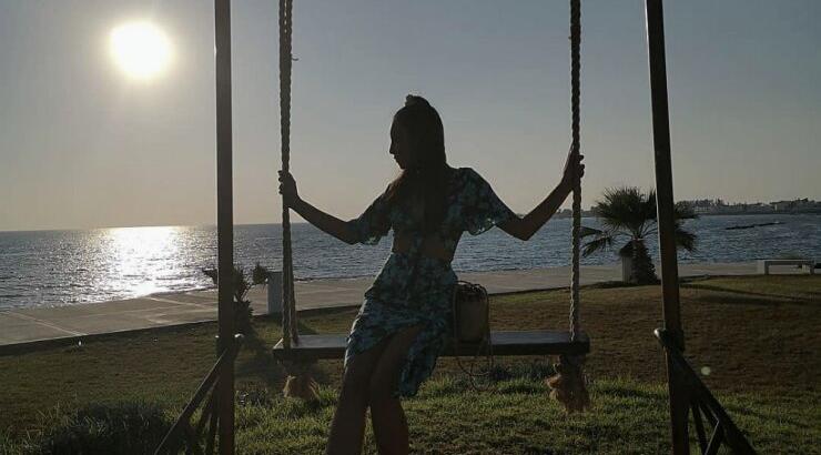 Κύπρια ηθοποιός περιμένει το πρώτο της μωράκι!