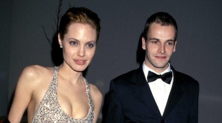 Angelina Jolie – Jonny Lee Miller: Υπάρχει επανασύνδεση για τους δυο πρώην;