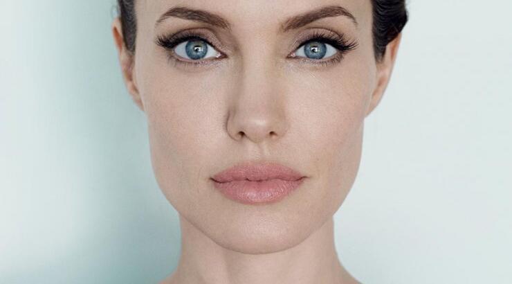 Angelina Jolie: Δημοσιεύματα τη θέλουν ερωτευμένη με star του Hollywood