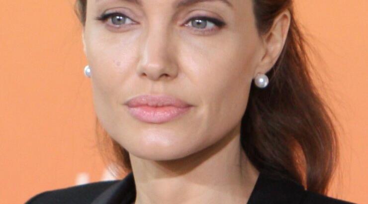 Angelina Jolie: Σοκ προκαλεί η αποστεωμένη εικόνα της!