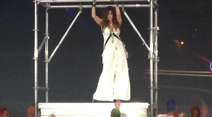 Madwalk 2014: H Βίσση έπαιξε πιάνο, χόρεψε Gangnam και αποθεώθηκε!