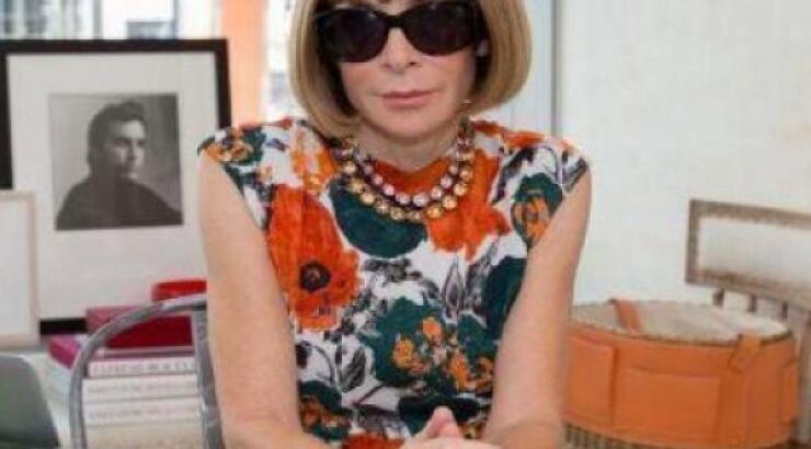 H Anna Wintour είναι άνθρωπος σαν όλους εμάς και έχουμε το βίντεο που το αποδεικνύει  