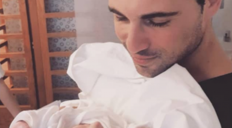 Άνθιμος Ανανιάδης: Μιλάει συγκινημένος μέσα από το δωμάτιο του μαιευτηρίου για τον ερχομό του γιο του!