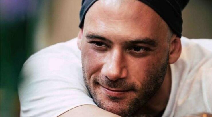 Αντίνοος Αλμπάνης: Ο κούκλος ηθοποιός μας συστήνει την αδερφή του! [εικόνες]