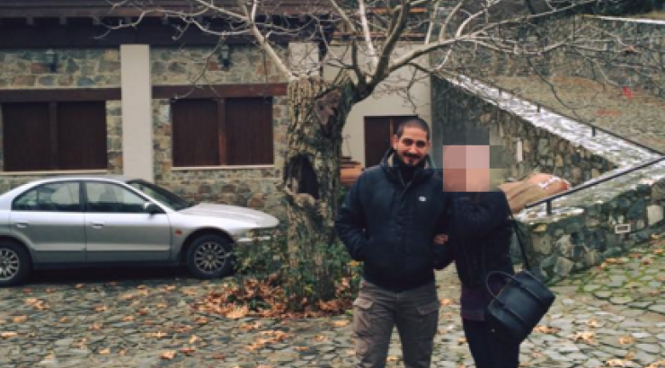 Πρόσωπο της κυπριακής τηλεόρασης μας συστήνει το σύντροφό της!