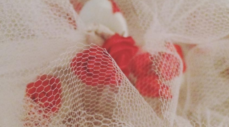 Πρόσωπο της κυπριακής τηλεόρασης ετοιμάζεται για τον γάμο της!