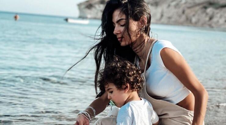 Άντρεα Κυριάκου: Δεν θα πιστεύετε που αποθήκευσε τα παιχνίδια του μέσα στο σπίτι ο μικρός Λαμπρινός [βίντεο]