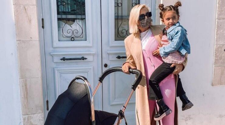 Άντρη Καραντώνη: Μάθαμε τι κάνει κάθε πρωί η Αργυρώ με τη νεογέννητη αδερφή της [βίντεο]