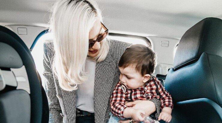 Άντρη Καραντώνη: Ντύθηκε ασορτί με την 11 μηνών κόρη της, Στυλιανή σε γιορτινή διάθεση! [εικόνες]