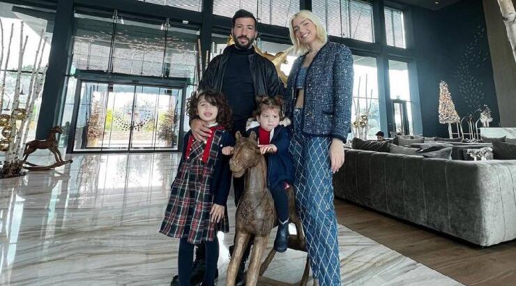 Νεοκλής Σκουρουμούνης: Χώρεσε στην αγκαλιά του τις δύο του κόρες, Αργυρώ και Στυλιανή [εικόνα]