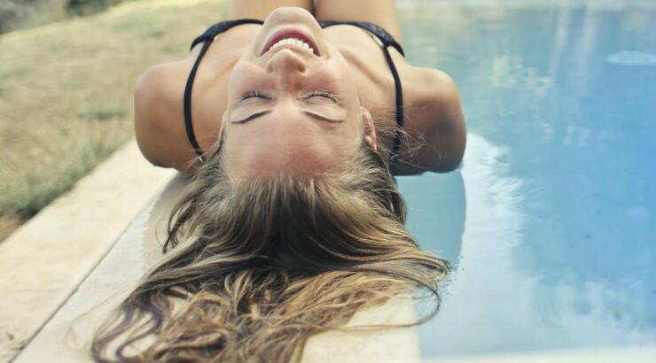 Αυτό το καλοκαίρι δεν θα αποχωρίζεσαι αυτό το λαδάκι μαλλιών