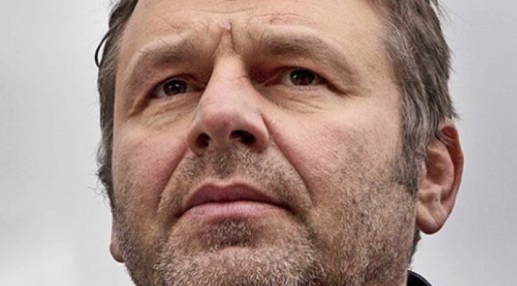 Ο Απόστολος Γκλέτσος προκαλεί ξανά: "Ναι έχω πάει και με άντρα και ήταν πολύ ωραία"