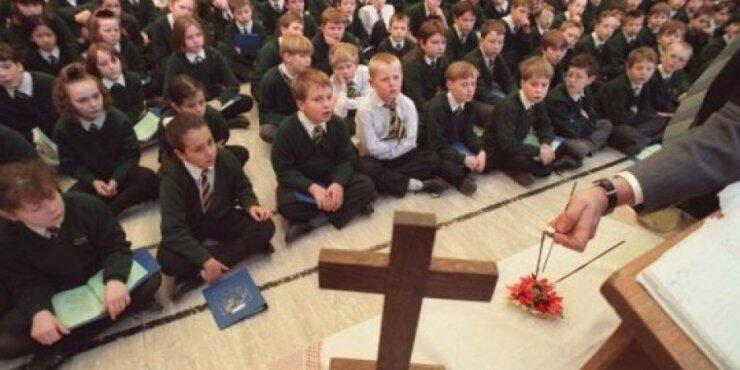 Πιο τσιγκούνηδες τα παιδιά θρησκευόμενων οικογενειών