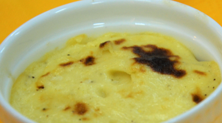 Αστακός με βελούδινη σάλτσα μορνεϊ στο φούρνο