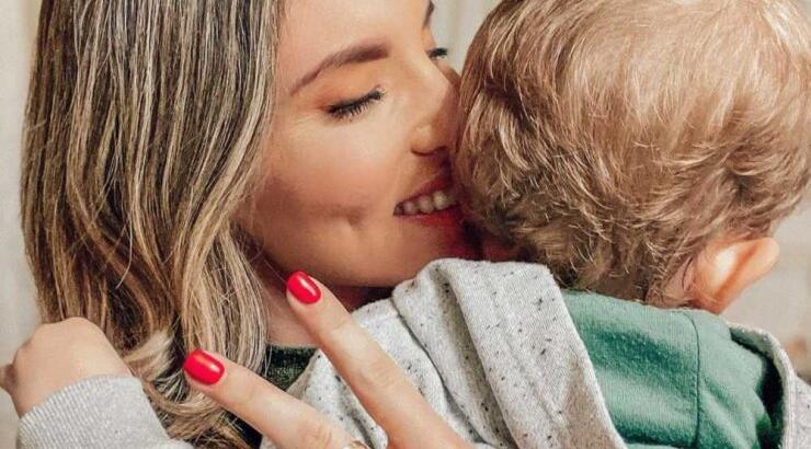 Αθηνά Οικονομάκου: Η συγκινητική ατάκα του γιου της Μάξιμου σε σχέση με την εγκυμοσύνη της!