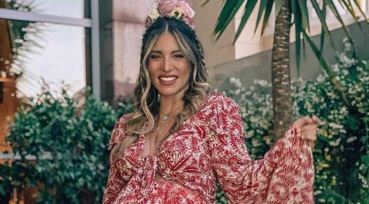 Αθηνά Οικονομάκου: Η πρώτη βόλτα με την έξι ημερών κορούλα της! [εικόνα]