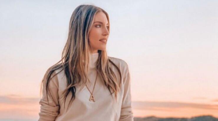 Αθηνά Οικονομάκου: Μας έδειξε την γκαρνταρόμπα της και μείναμε άφωνοι [βίντεο]