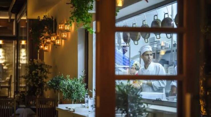 Θα φας σαν βασιλιάς στην "Αυλή του Βασιλέα"