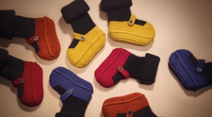 Burberry: Κάνει τα πλεκτά παπουτσάκια μόδα 