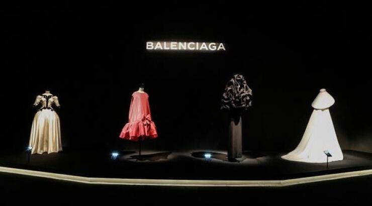 H έκθεση του οίκου Balenciaga στο Πεκίνο 