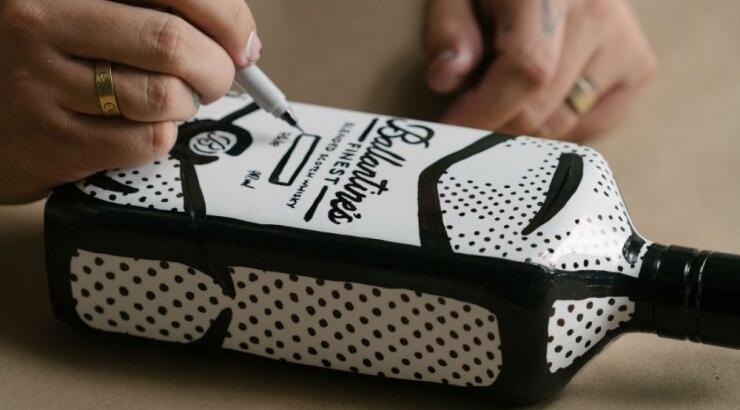 Ballantine’s: Διά χειρός Joshua Vides