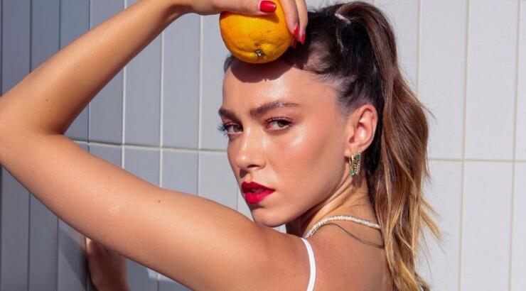 Εβελίνα Σκίτσκο: Το άκρως καλοκαιρινό hair look της