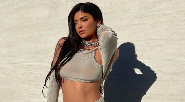 Όλα τα hot tips και tricks της Kylie Jenner σε ένα βίντεο