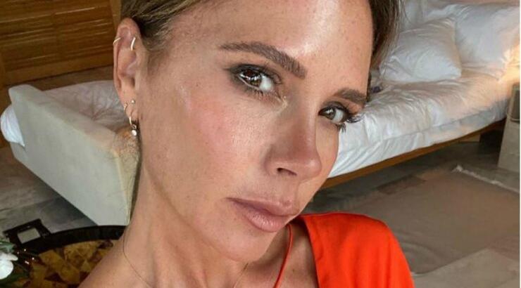 Victoria Beckham: Λάνσαρε την σειρά Posh Lipstick με έμπνευση από τα iconic nude χείλη της ως Posh Spice