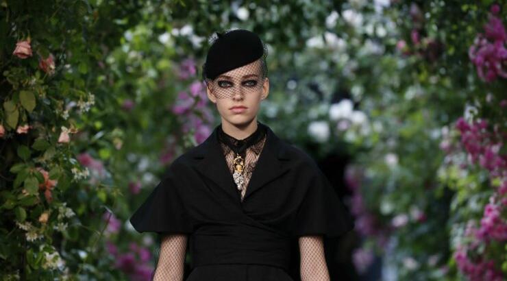 7 εναλλακτικοί τρόποι για να ενσωματώσεις την μαύρη σκιά στο make up look σου