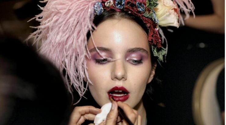 Πέντε προϊόντα μακιγιάζ που σίγουρα θα εντάξουμε στο φθινοπωρινό μας νεσεσέρ