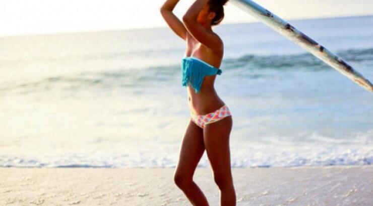 Μυστικά για επίπεδη κοιλιά στην παραλία