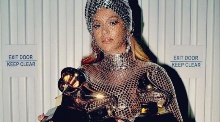  Δεν πάει το μυαλό σας σε τι μετέτρεψε η κόρη της Beyonce το βραβείο Grammy της μητέρας της [εικόνα]