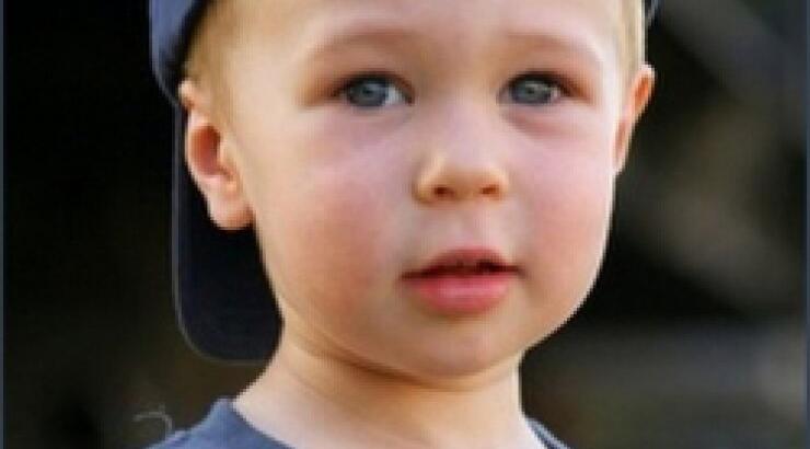 Δεν πάει το μυαλό σας ποιος είναι ο ξανθός μπόμπιρας της φωτογραφίας!