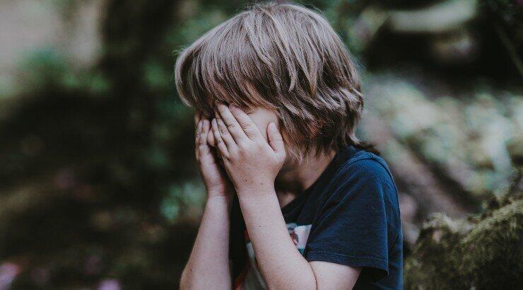 8 σημάδια για να αντιληφθείς ότι το παιδί σου είναι θύμα bullying 