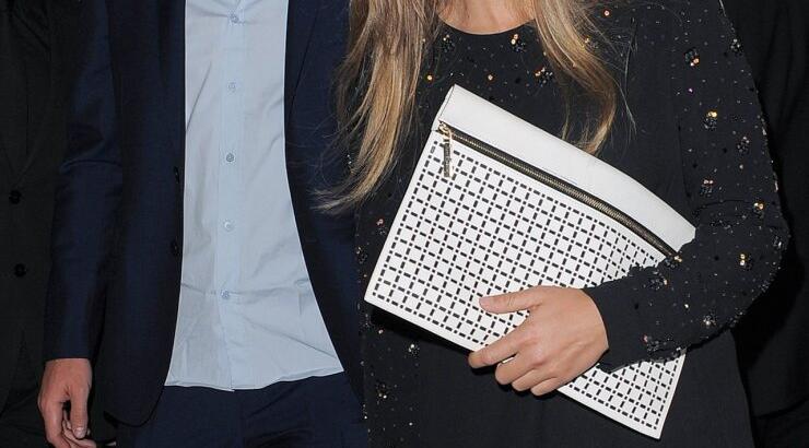 O οίκος Burberry πάει για το χρυσό