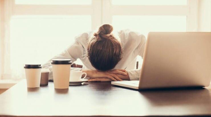 6 σημάδια ότι έχεις πάθει επαγγελματικό burnout 