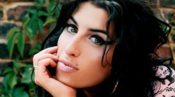 Amy Winehouse: Τι έδειξε η δεύτερη ιατροδικαστική εξέταση