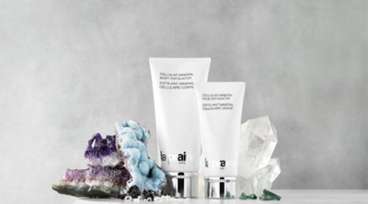 Βιώστε την πολυτέλεια στο βαθύ καθαρισμό της επιδερμίδας σας