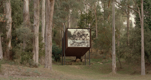 Μέσα στο ίσως πιο απομονωμένο… δεντρόσπιτο