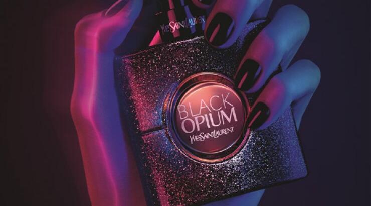 Υποδεχόμαστε το νέο YSL Black Opium Glowing Eau de Toilette