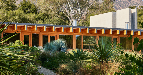 Μέσα σε ένα σπίτι χωρίς όρια μεταξύ κτιρίου και τοπίου