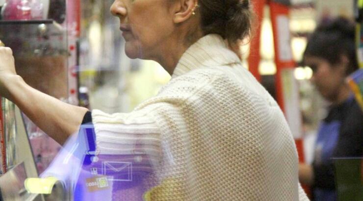 Η Celine Dion σε κατάστημα παιχνιδιών 